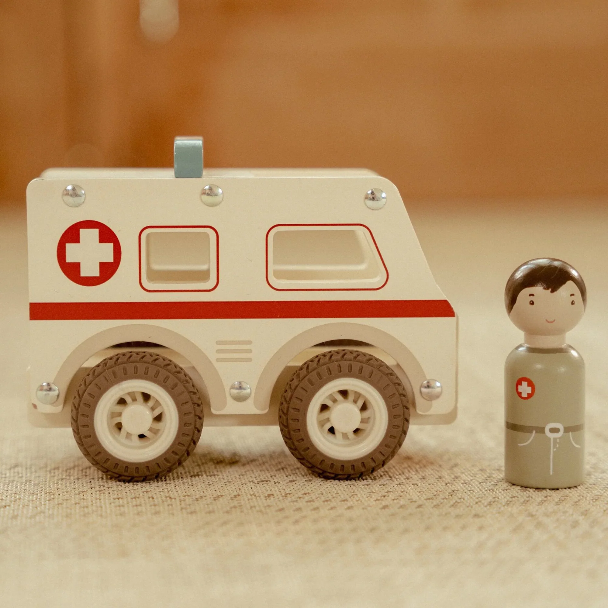 Ambulance en bois FSC – Image 3