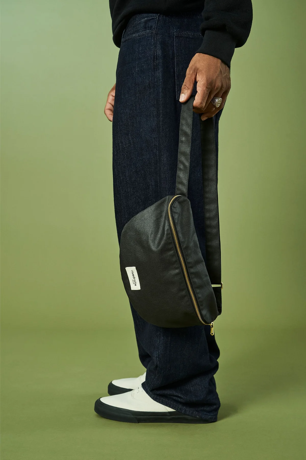 Banane custine – black waxed – Image 2