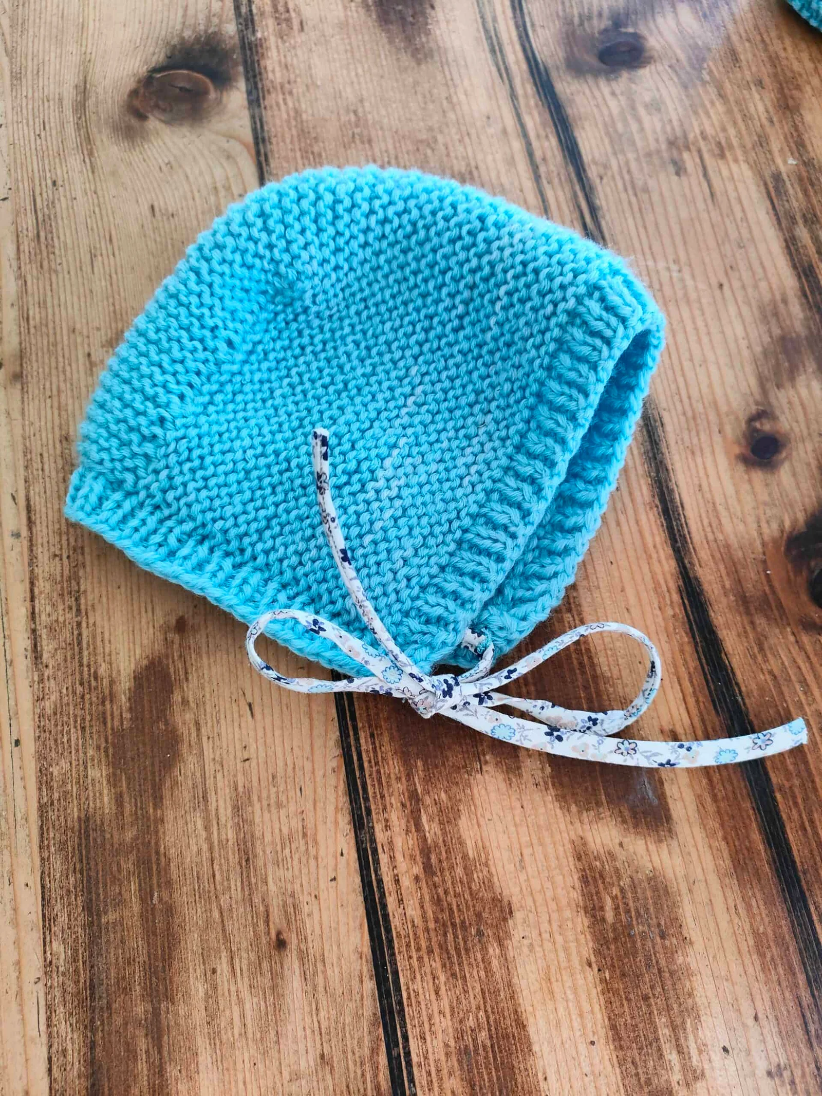 Béguin « Eglantine » bleu turquoise – taille naissance-3 mois