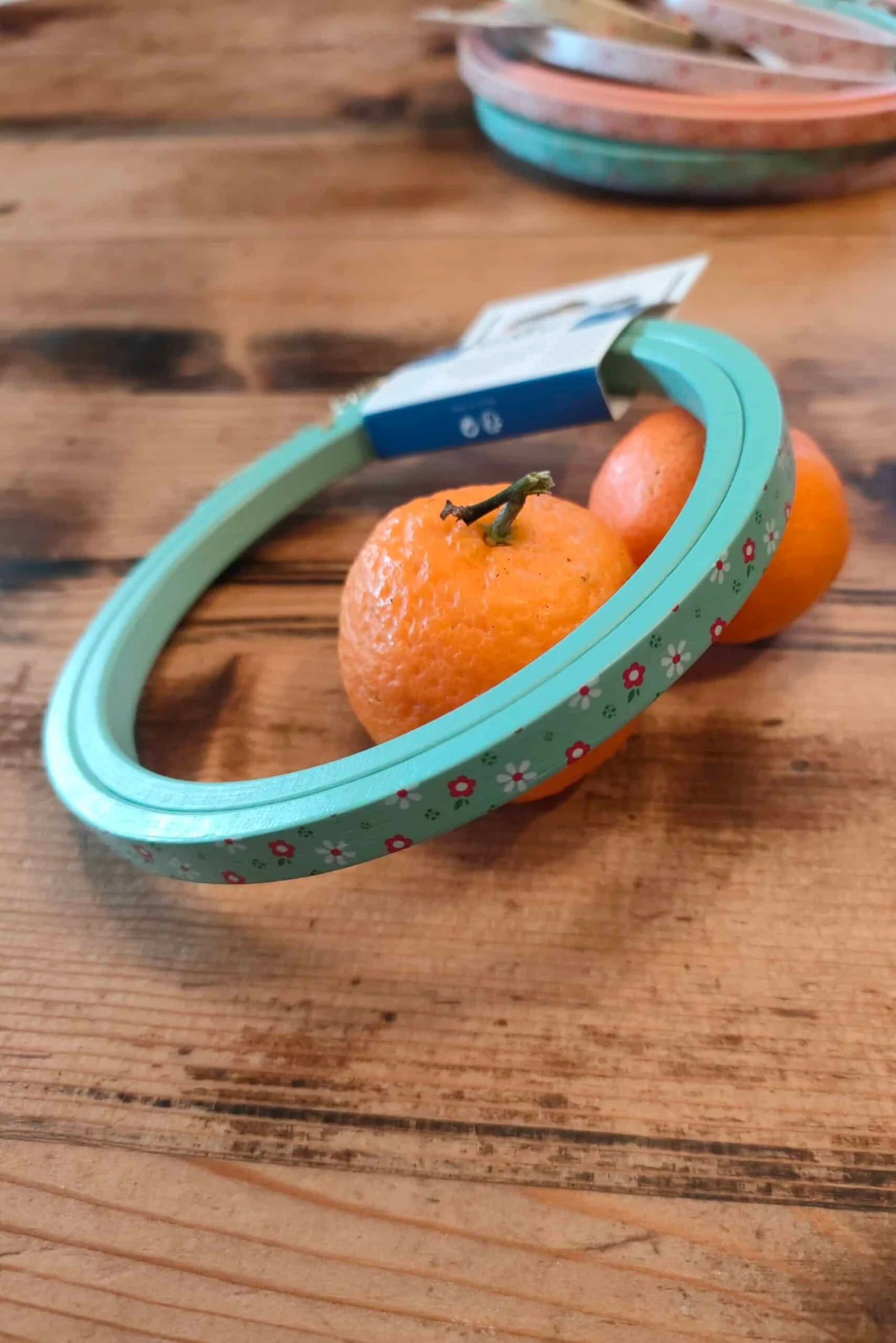 Tambour à broder « Liberty » DMC 10,5 cm vert amande