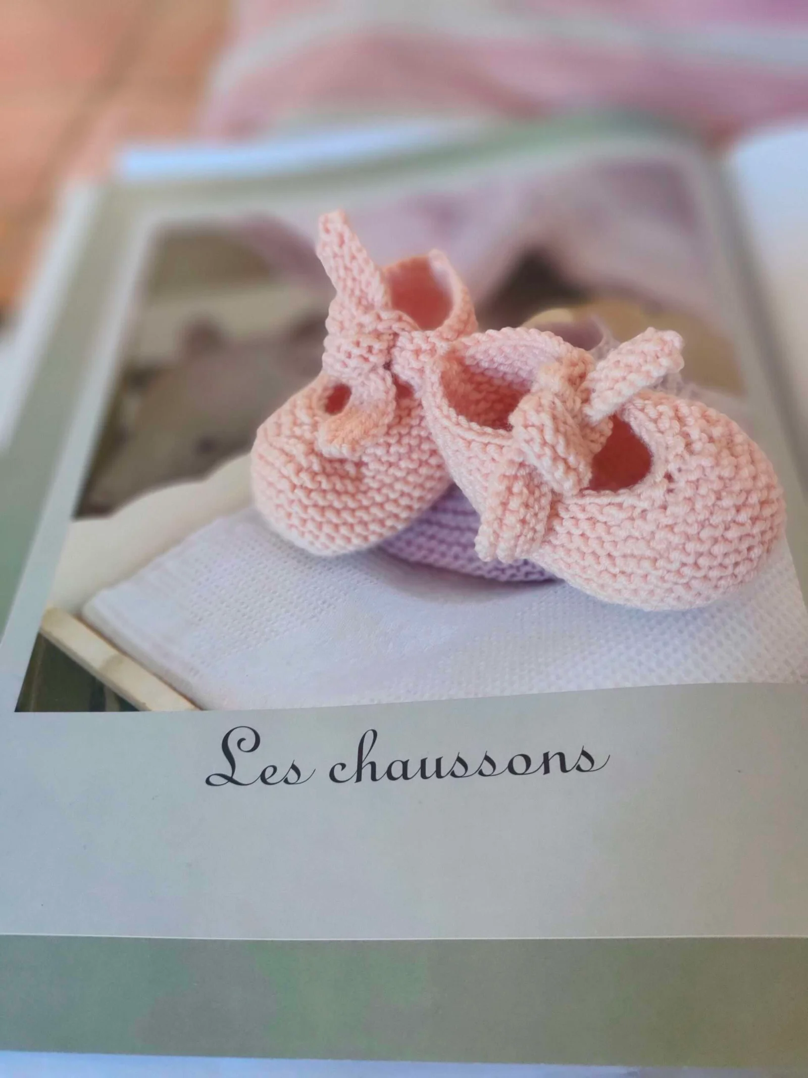 Ensemble « Eglantine » brassière cache-cœur et chaussons ballerines en pur mérinos – Tailles 0-3 mois et 3-6 mois – Nombreux coloris – Image 5