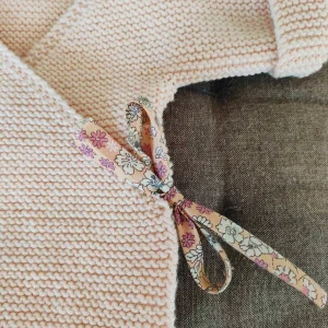 Brassière cache-cœur « Eglantine » en pure laine mérinos avec cordon ou ruban Liberty – Tailles 0-3 mois et 3-6 mois – Nombreux coloris