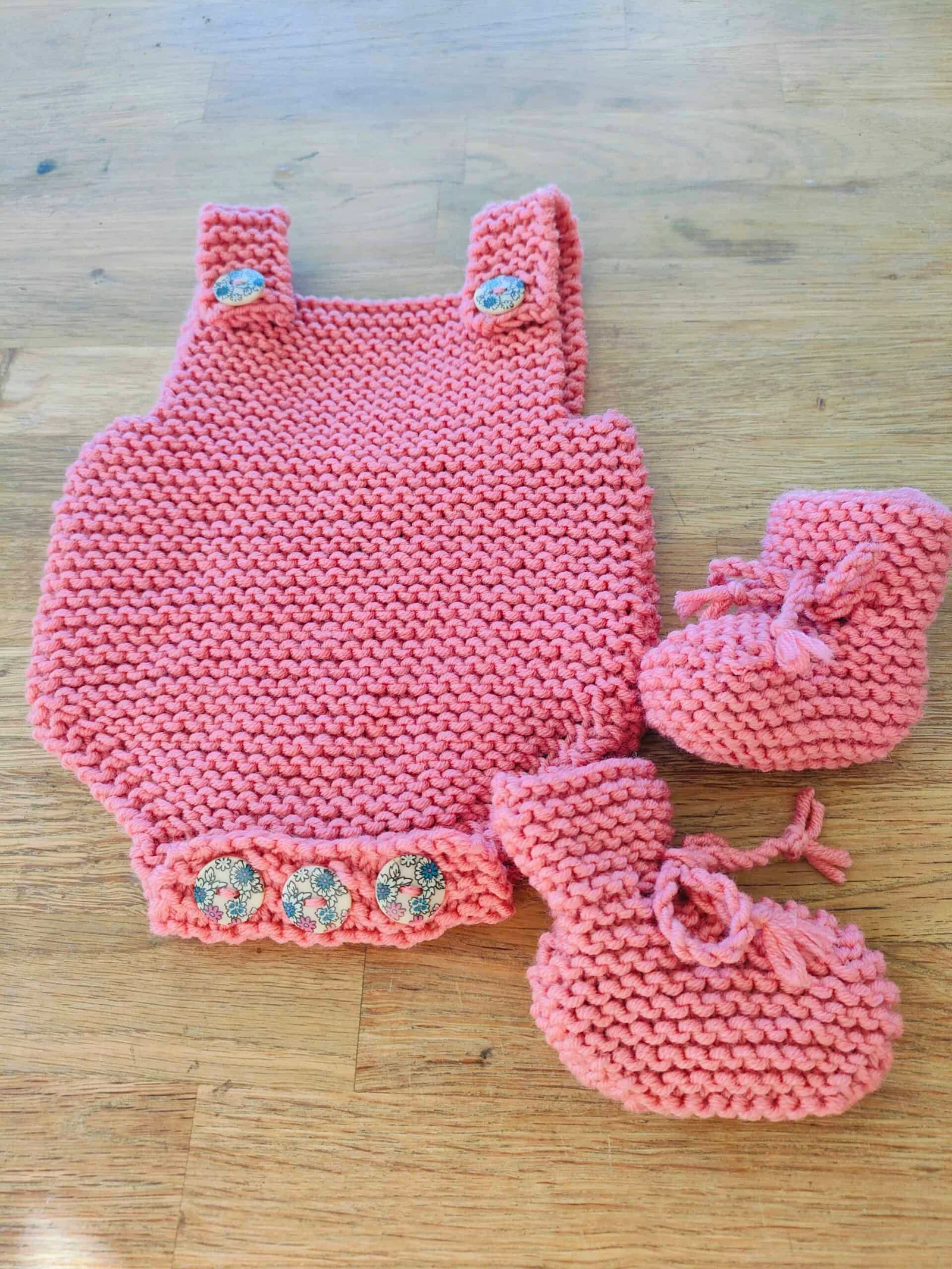 Ensemble « petit lutin » barboteuse et chaussons montants en pur mérinos – Tailles 0 à 6 mois – Nombreux coloris – Image 4