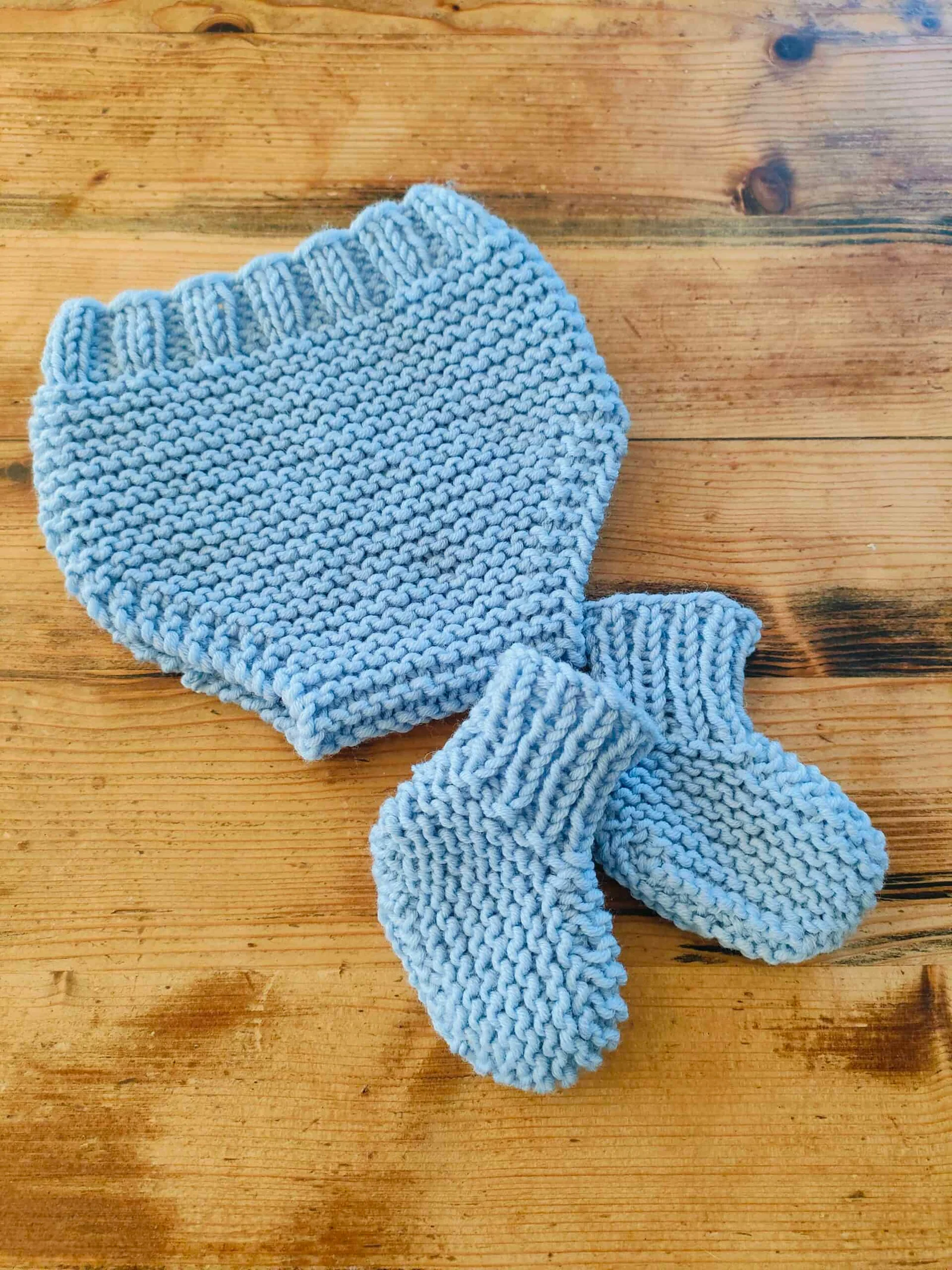 Chaussons « Léo-Léa » sans ruban en pur mérinos – Taille 0-3 mois – coloris écru et bleu ciel – Image 6