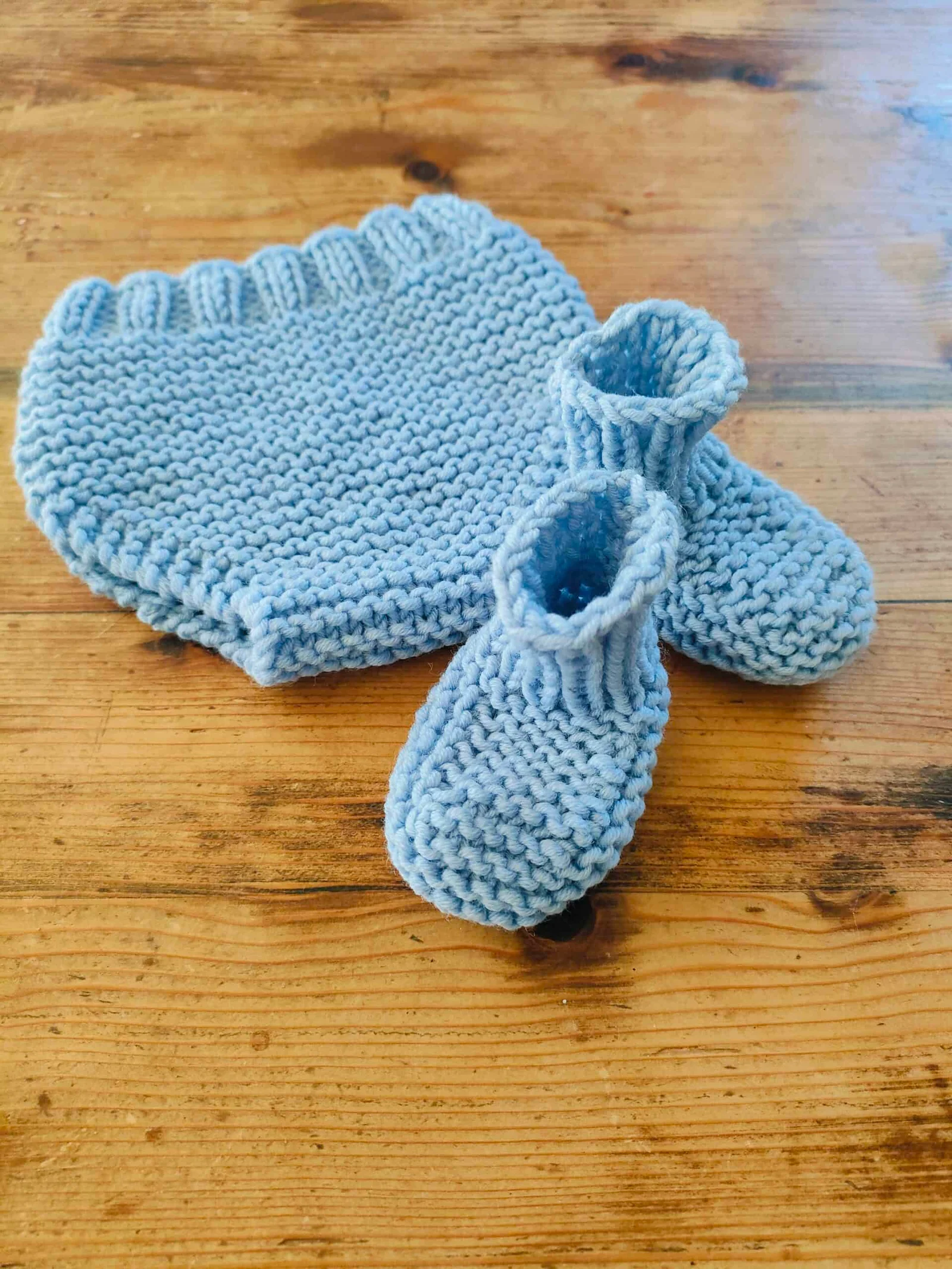 Chaussons « Léo-Léa » sans ruban en pur mérinos – Taille 0-3 mois – coloris écru et bleu ciel – Image 8