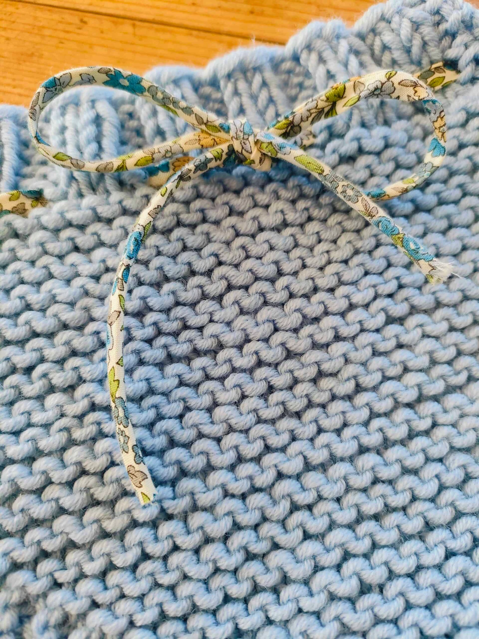 Bloomer « Léo-Léa » avec ruban en pur mérinos – bleu ciel – taille 0-3 mois – Image 4