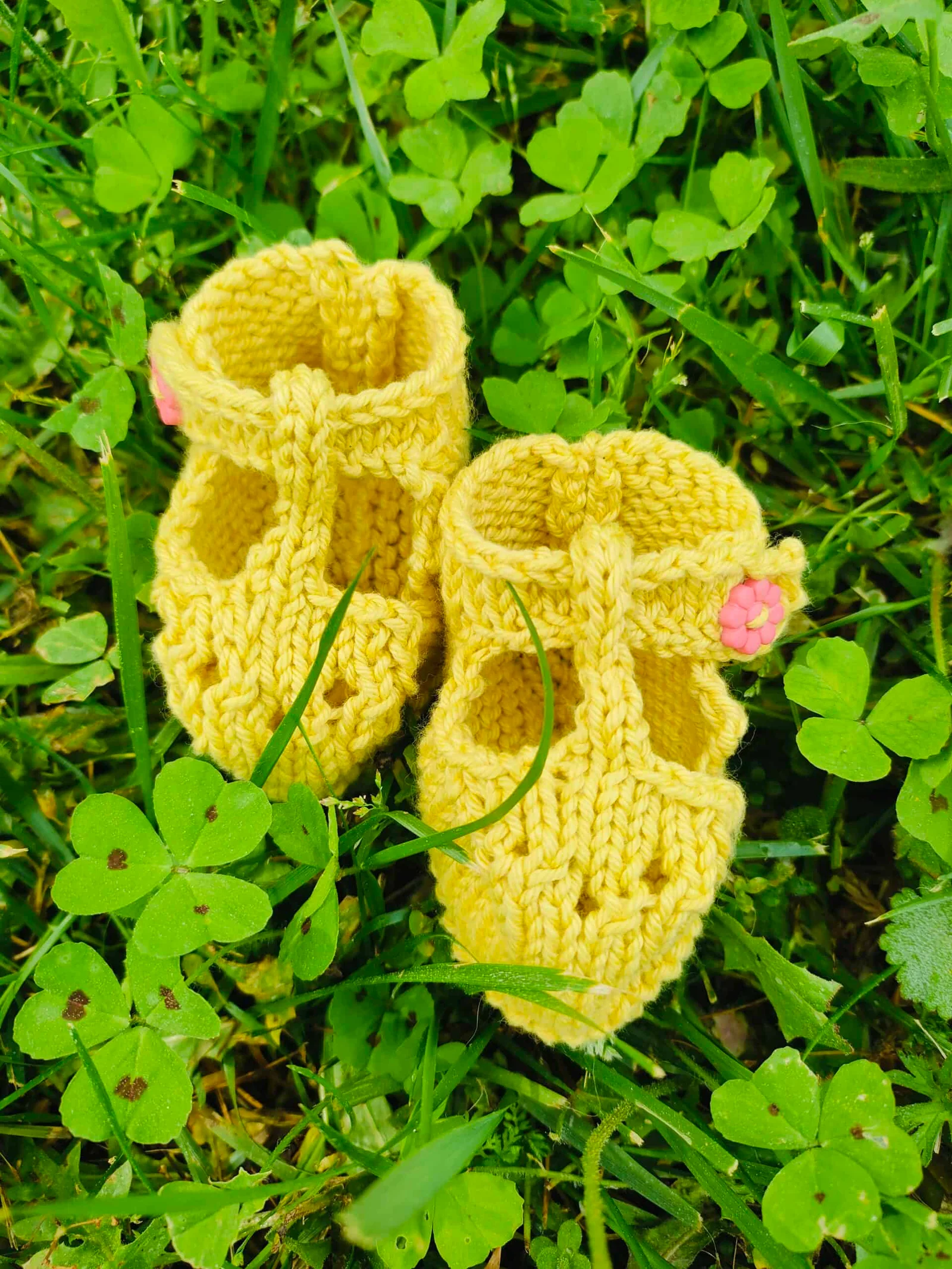 Chaussons « Clémence » en pur coton – taille 0-3 mois – coloris rose poudré, bleu ciel, et tournesol – Image 5