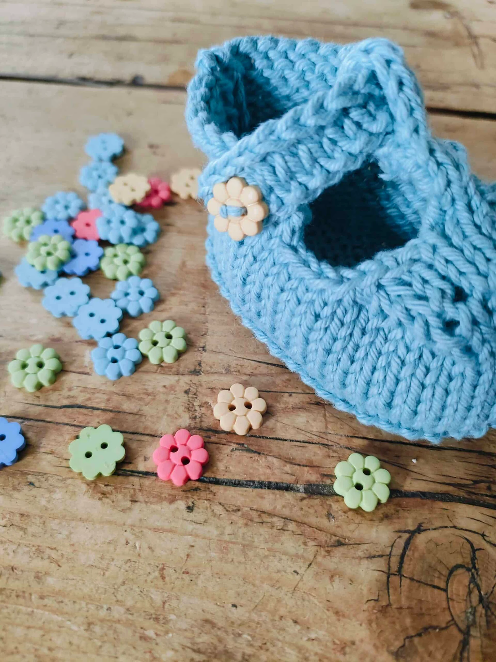 Chaussons « Clémence » en pur coton – taille 0-3 mois – coloris rose poudré, bleu ciel, et tournesol – Image 9