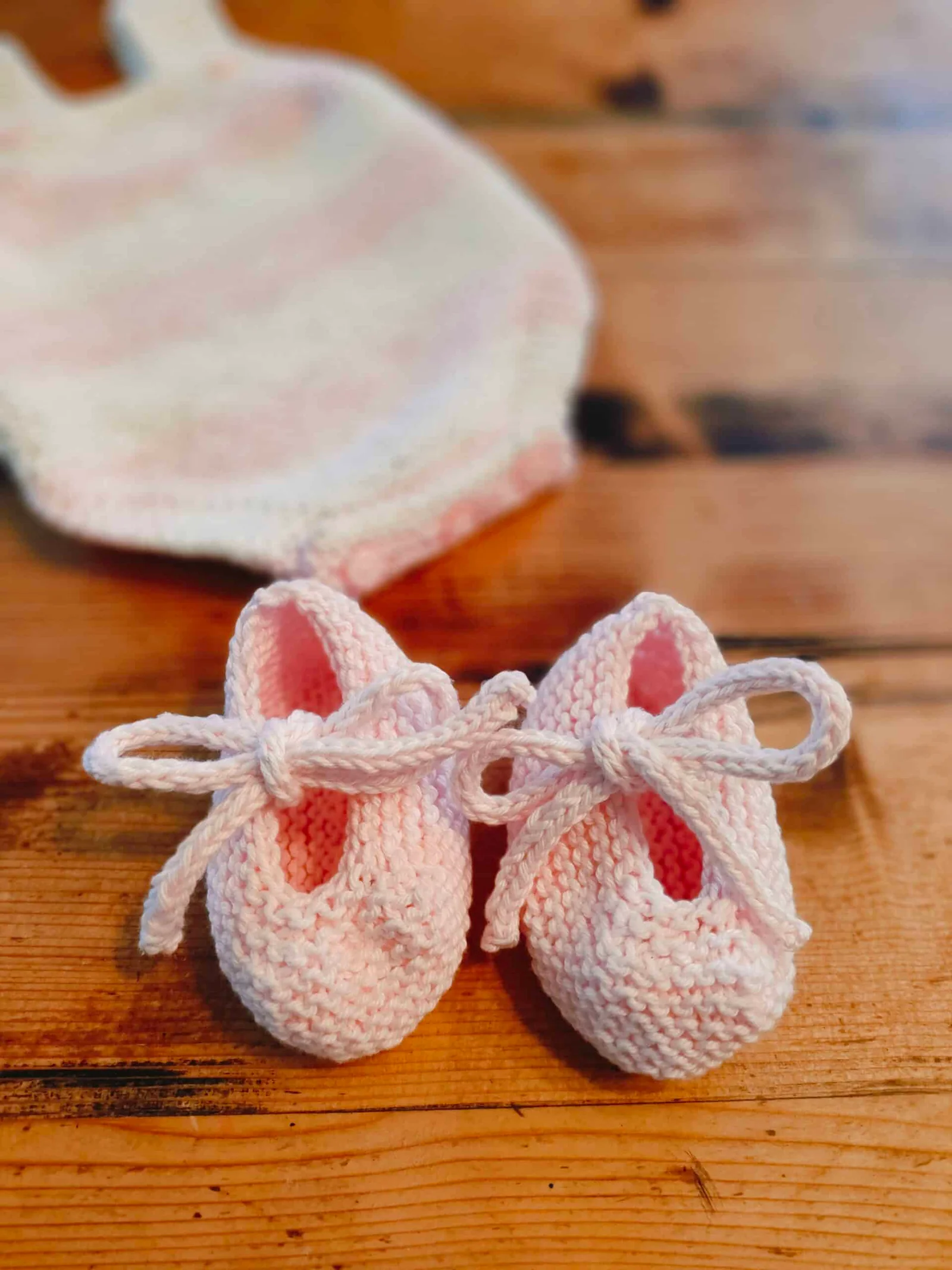 Ensemble barboteuse rayée et ballerines en coton (taille naissance à 6 mois) – Image 8