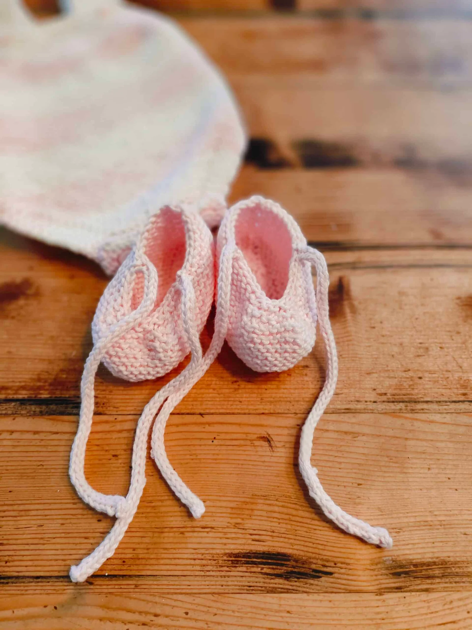 Ensemble barboteuse rayée et ballerines en coton (taille naissance à 6 mois) – Image 6