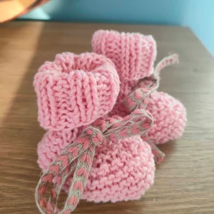 Chaussons montants en coton avec ruban en chanvre – taille 0-3 mois – coloris barbapapa