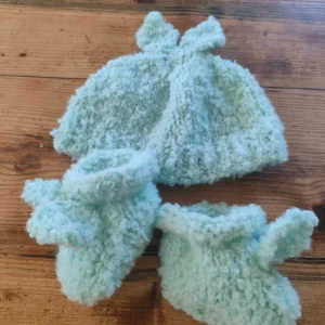 Ensemble « lapinou » bonnet / chaussons (naissance à 6 mois)