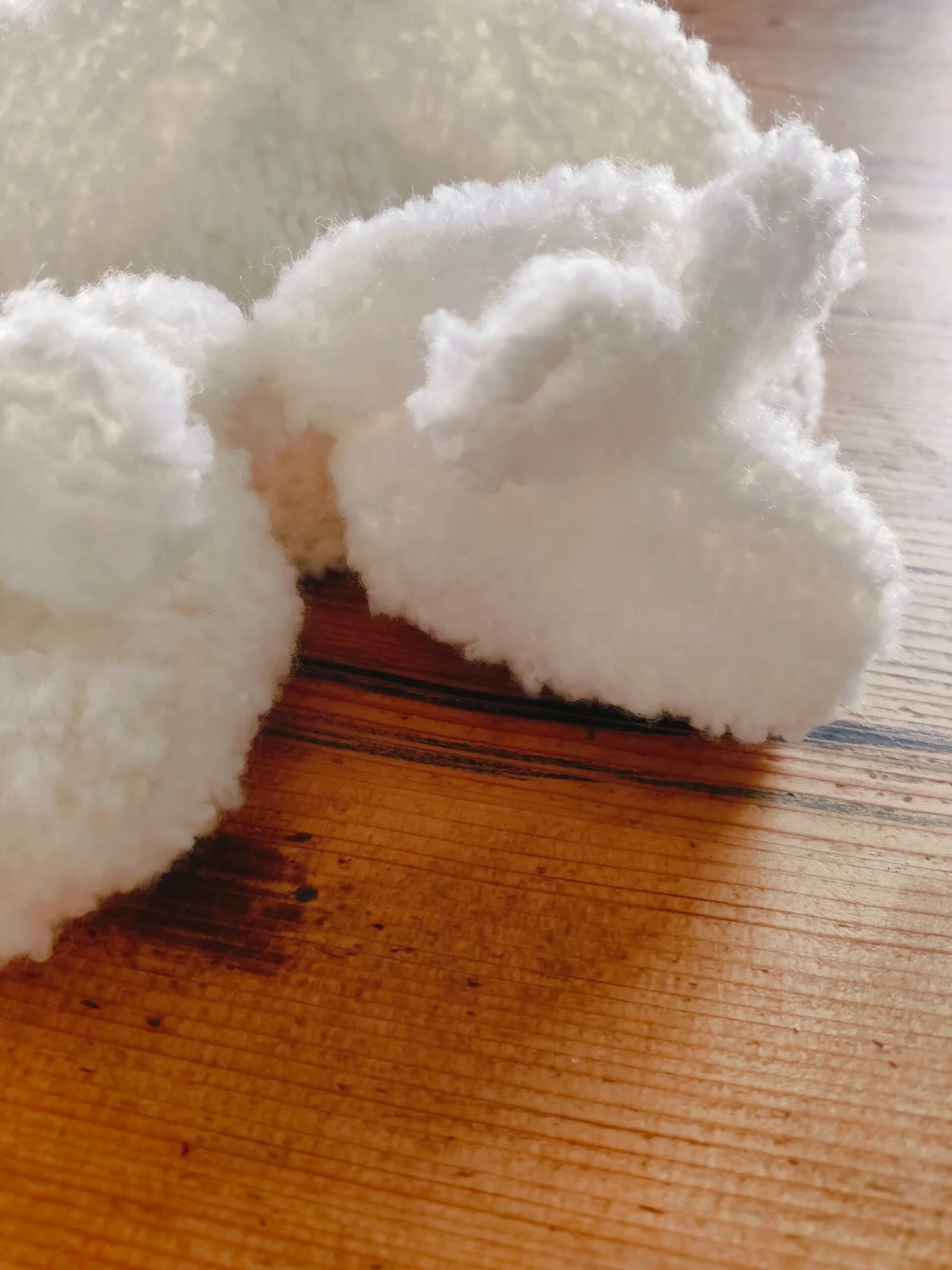 Chaussons montants « Lapinou » (Tailles 0-3 mois / 3-6 mois)- aig. n°4,5 – Image 3