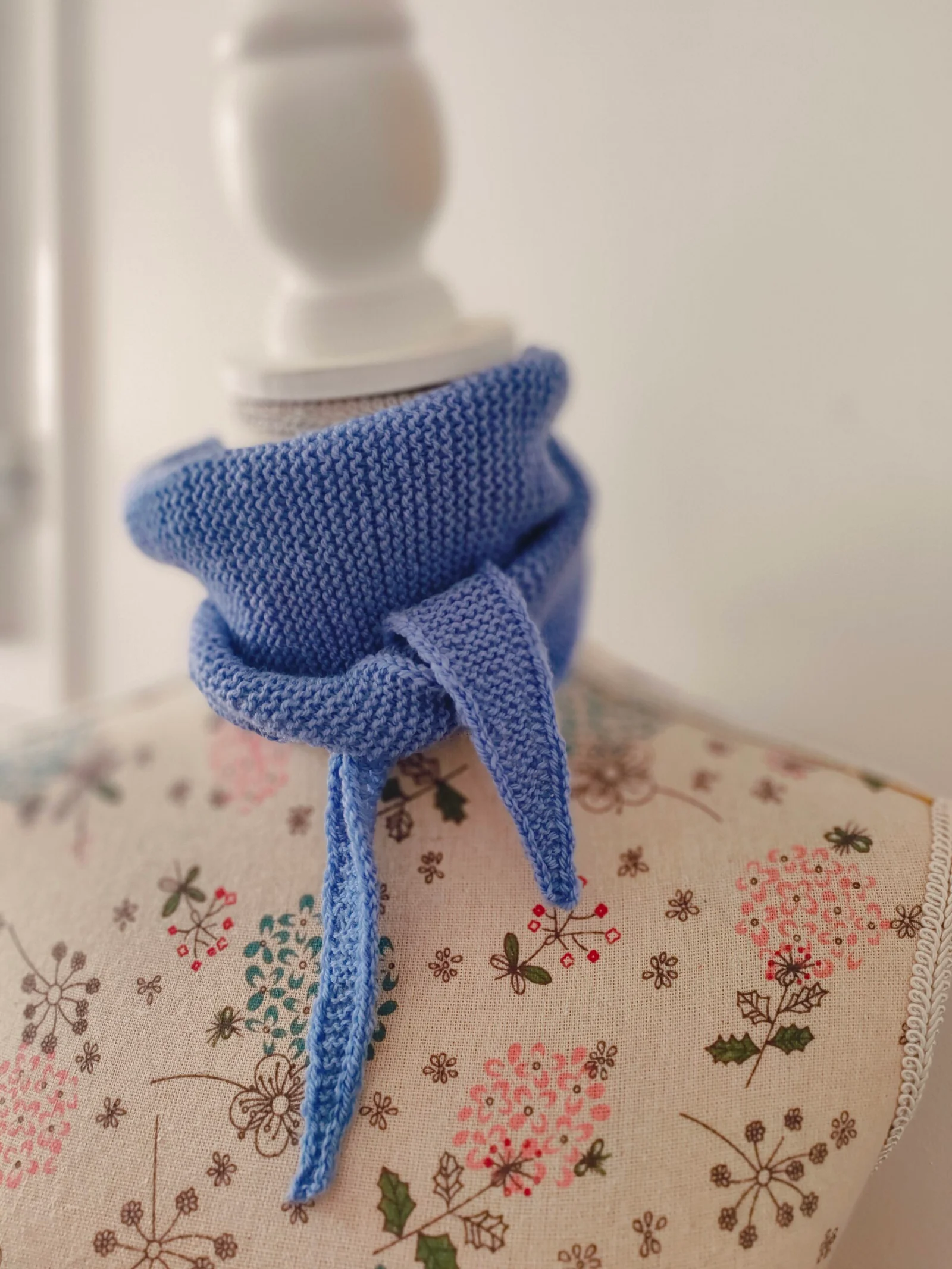 Le p’tit foulard en mérinos bleu lavande – Image 3