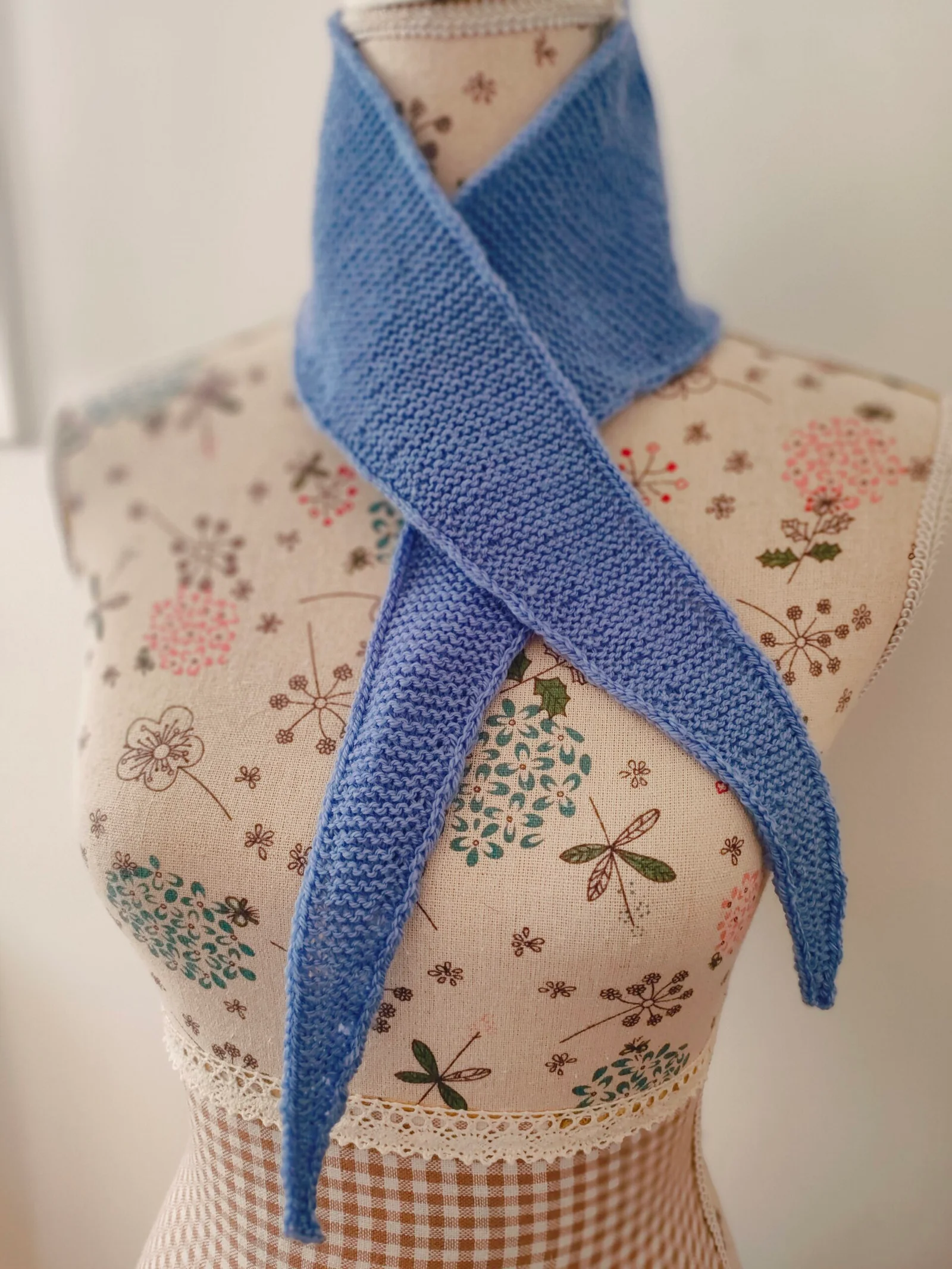 Le p’tit foulard en mérinos bleu lavande – Image 9