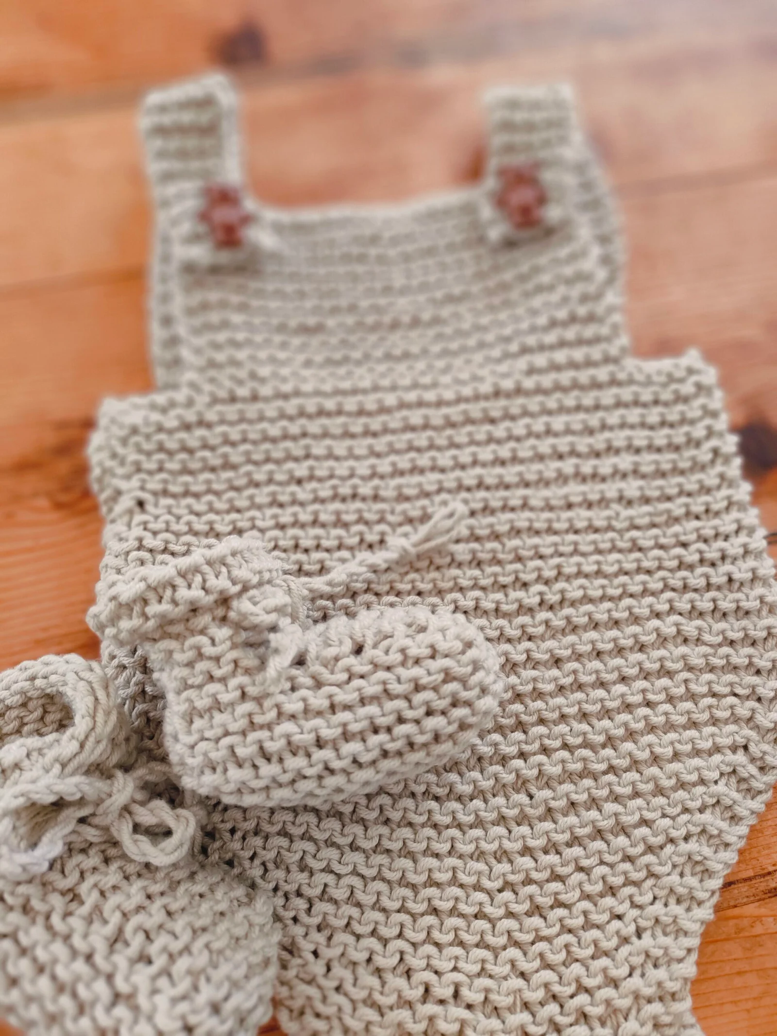 Ensemble « petit lutin » barboteuse et chaussons en coton – taille 3 mois – thème ourson – Image 2