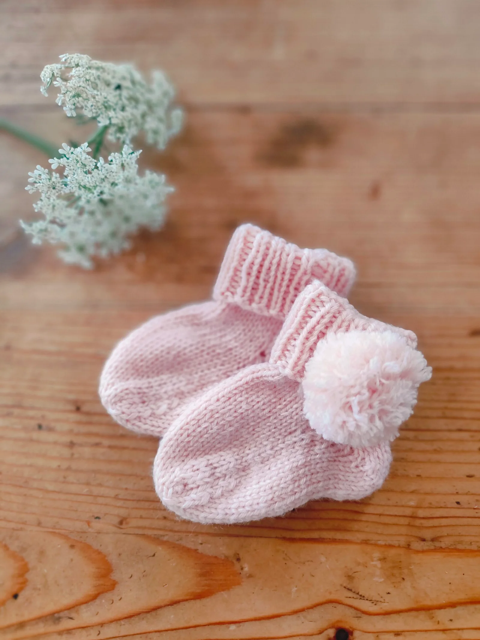 Chaussettes à pompons en mérinos (naissance-3 mois) – Image 2