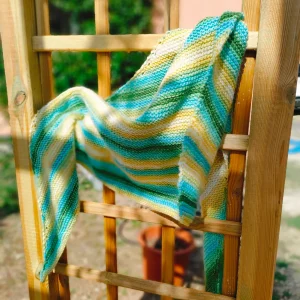 Châle asymétrique en laine et acrylique