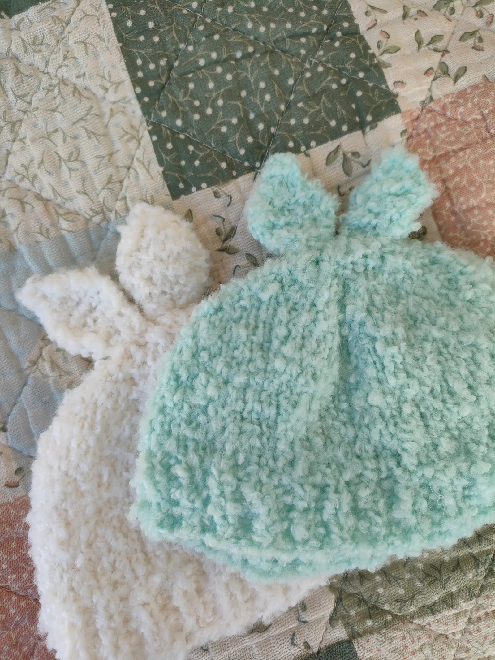 Bonnet « Lapinou » (Tailles 0-3 mois / 3-6 mois)- aig. n°4,5 – Image 5