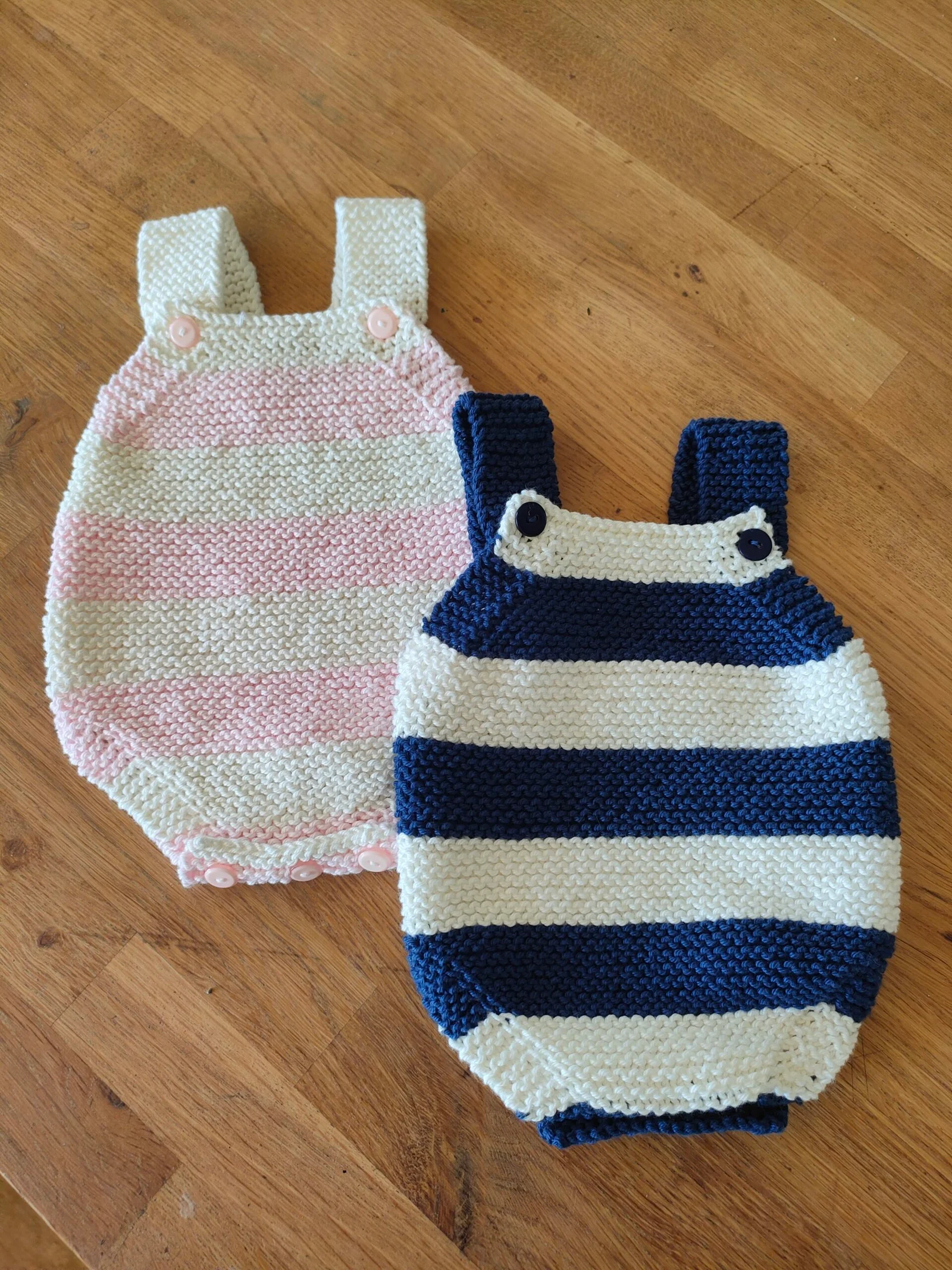 Barboteuse rayée marine/écru en pur coton (taille naissance-1 mois) – Image 5