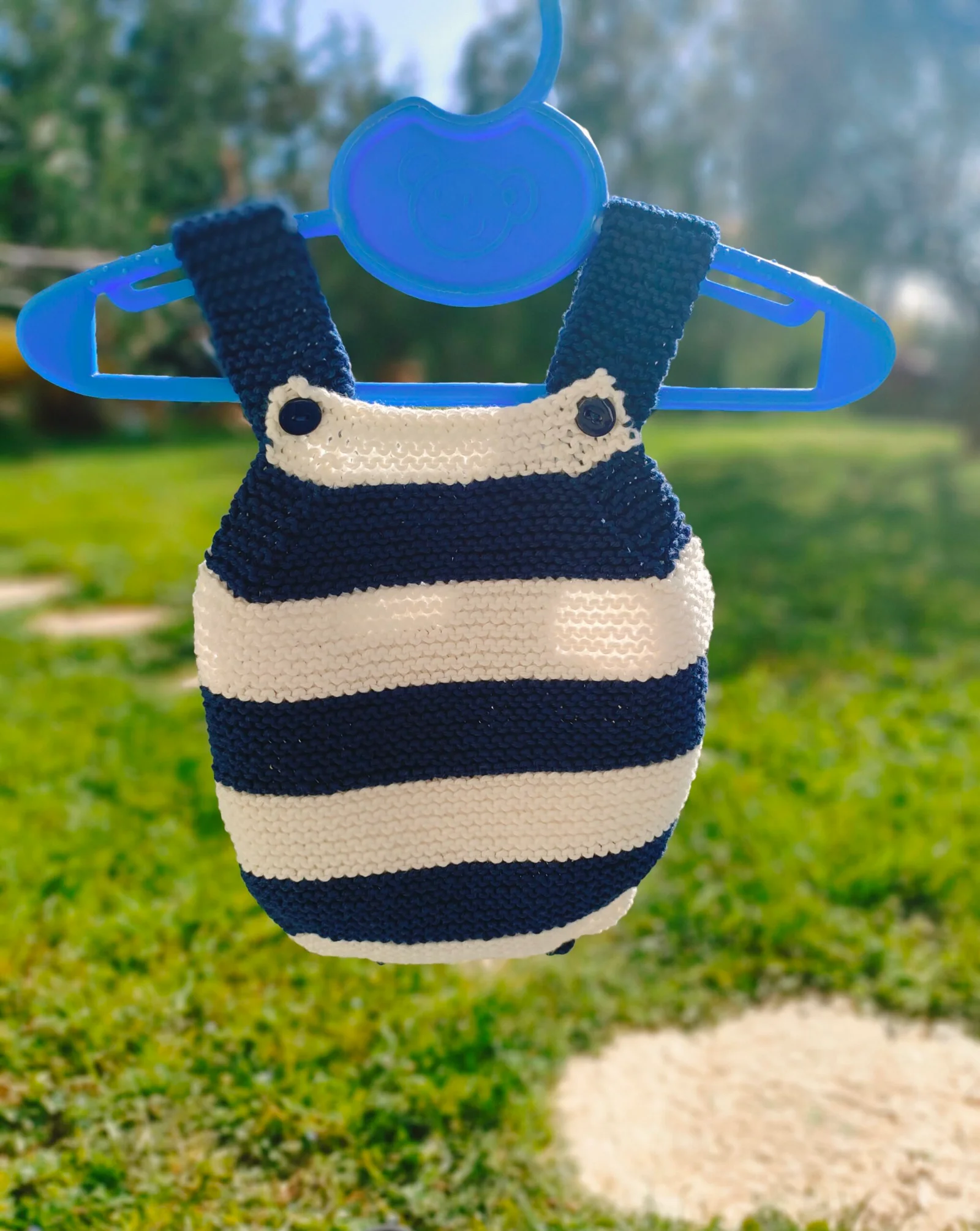 Barboteuse rayée marine/écru en pur coton (taille naissance-1 mois) – Image 2