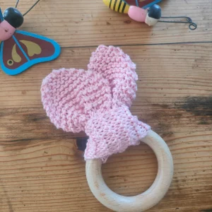 Hochet oreilles de lapin en coton avec anneau de dentition en bois de hêtre