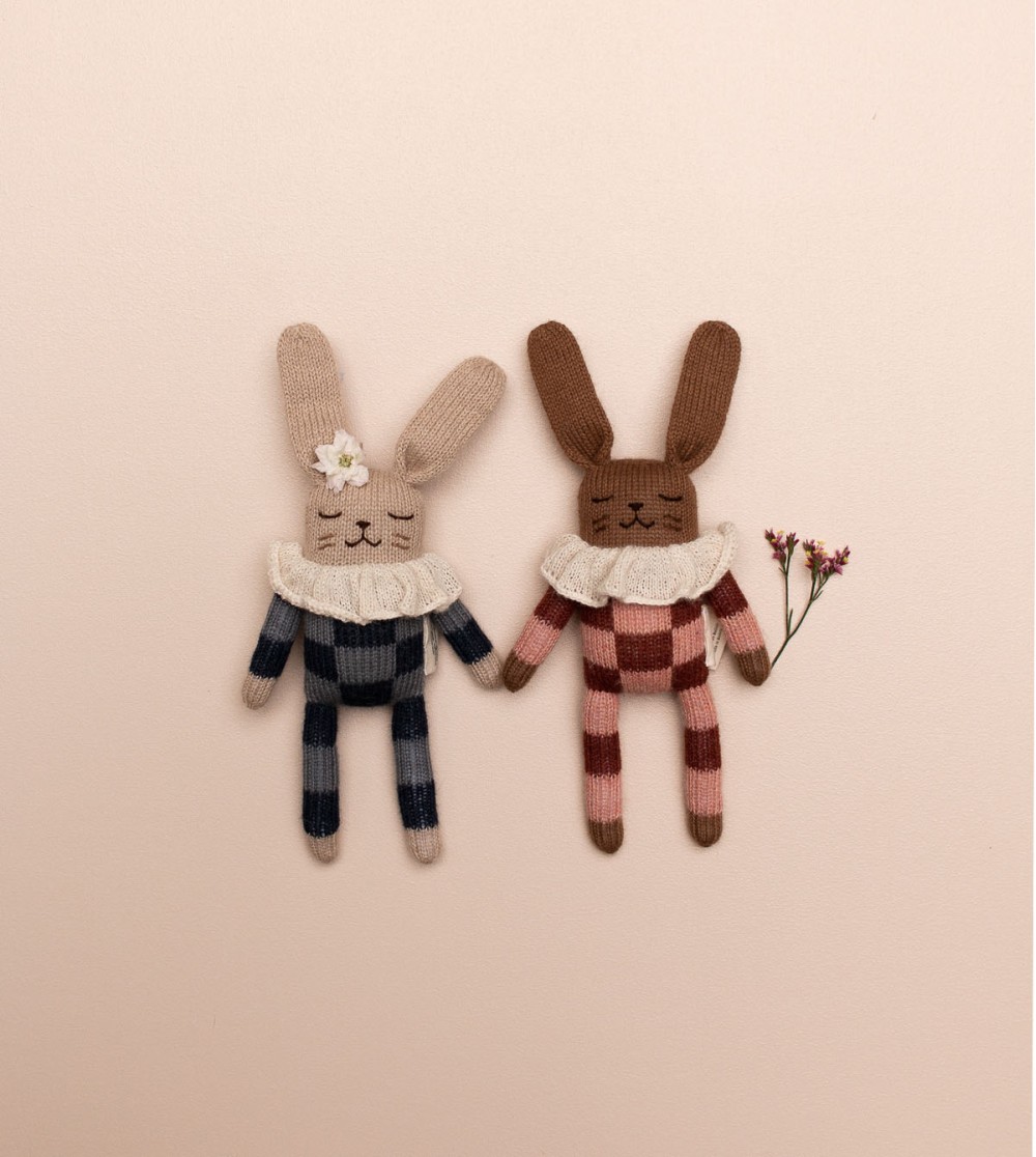 Doudou lapin carreaux 22cm – Image 5