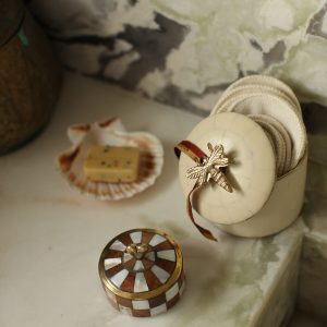 Boîte laiton nacré – damier coeur