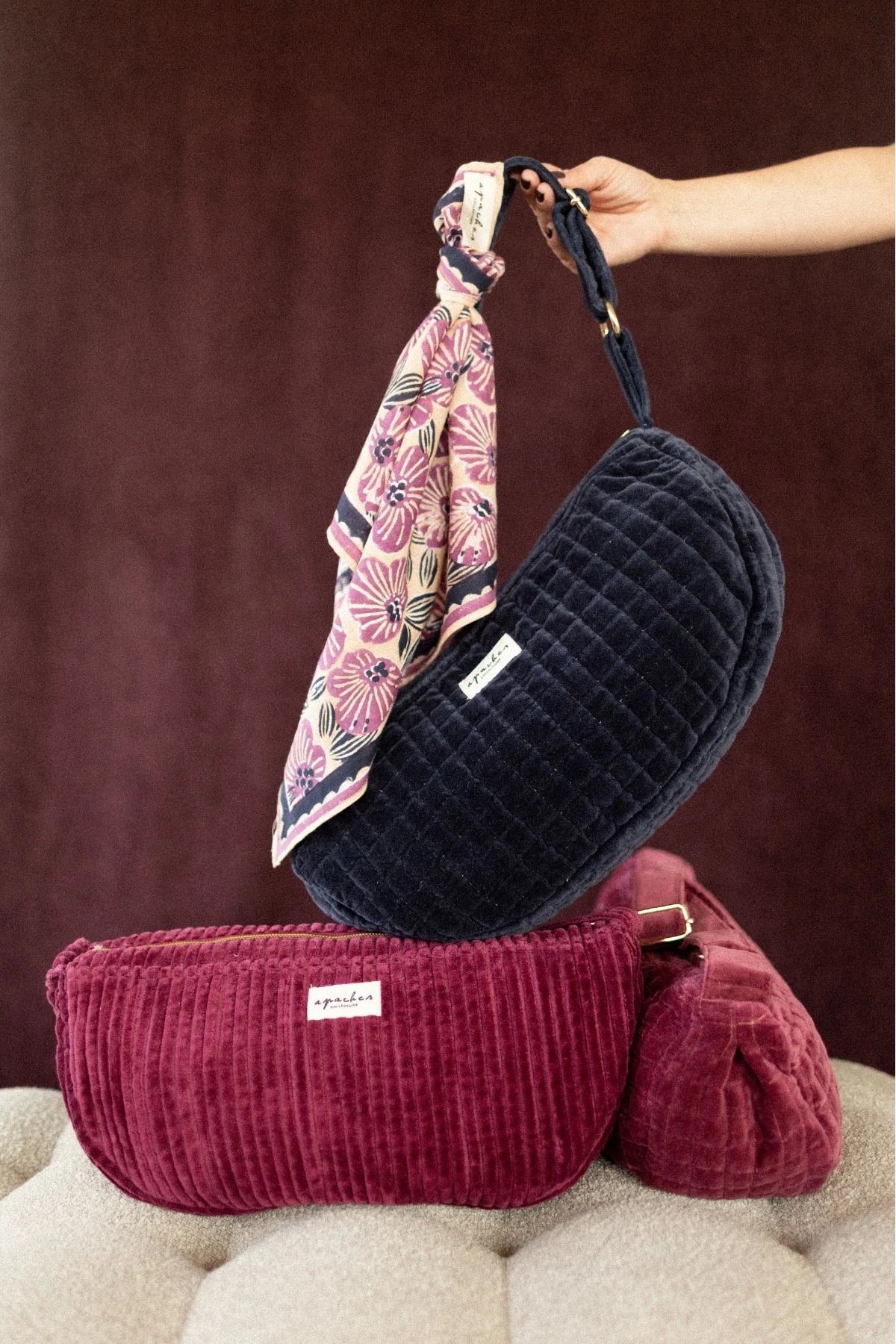 Big Sac Banane Shanti | Velours côtelé navy – Image 3